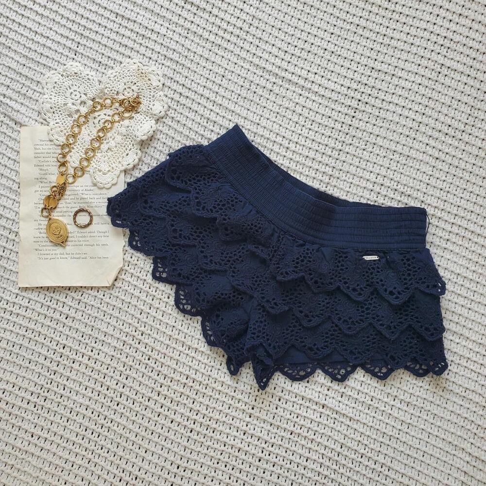 Y2k hollister navy super mini short ruffle bloomer shorts